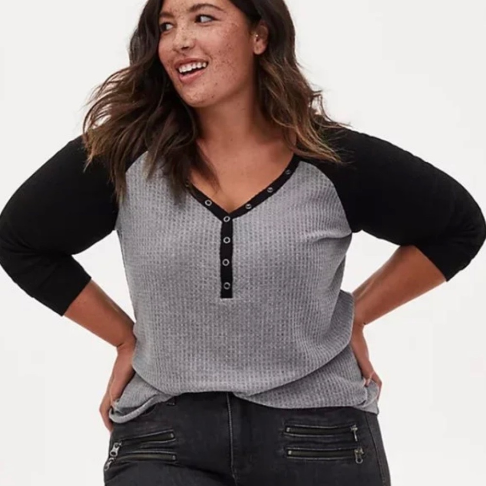 Torrid Gray & Black Thermal Henley Long Sleeve tee size 1